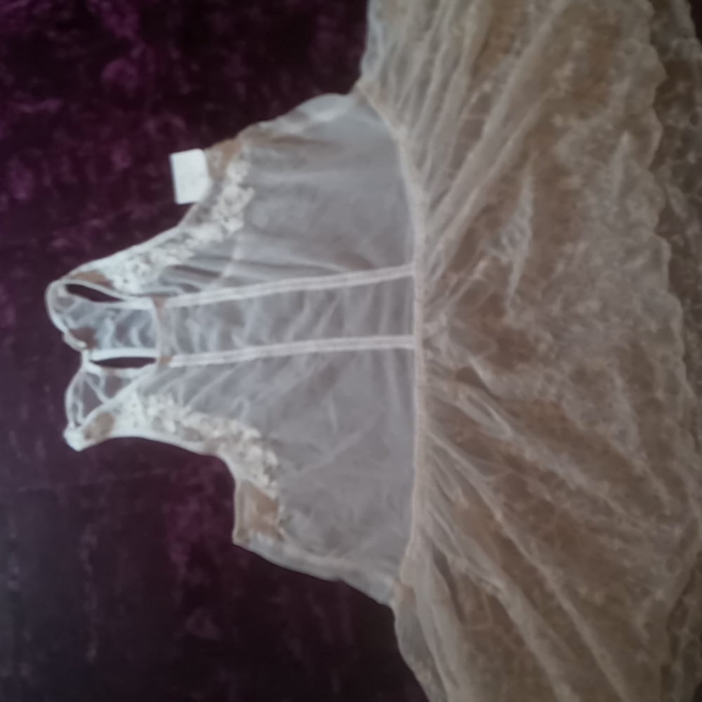 Hollister top